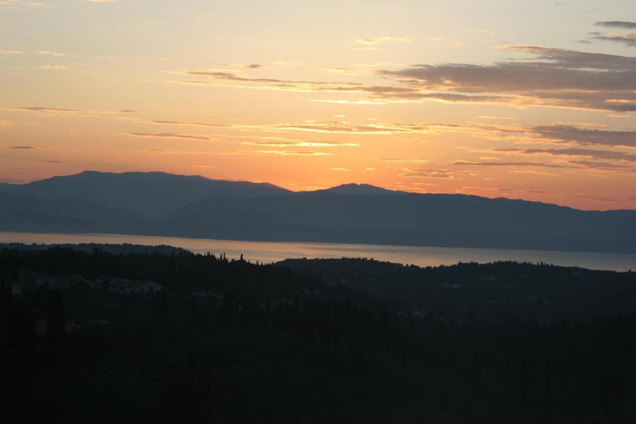 Corfu Luxury Apartment, Tranquility, Mountain & Sea Views Ájos Górdios Eksteriør bilde