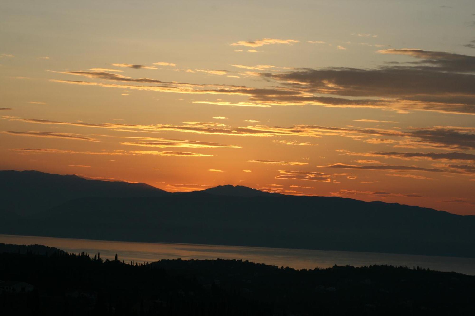 Corfu Luxury Apartment, Tranquility, Mountain & Sea Views Ájos Górdios Eksteriør bilde